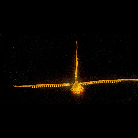 Glamorous kundan head piece matha patti - Picture 2 of 3